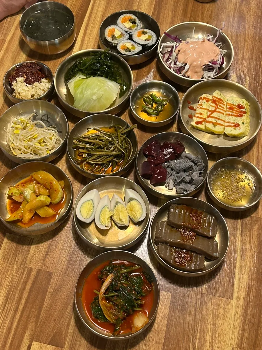 Basic banchan laid out right after ordering