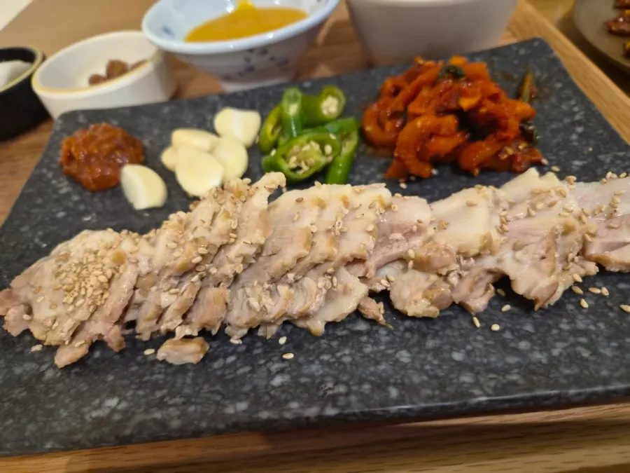삶아낸 보쌈 고기 가까이서 본 모습