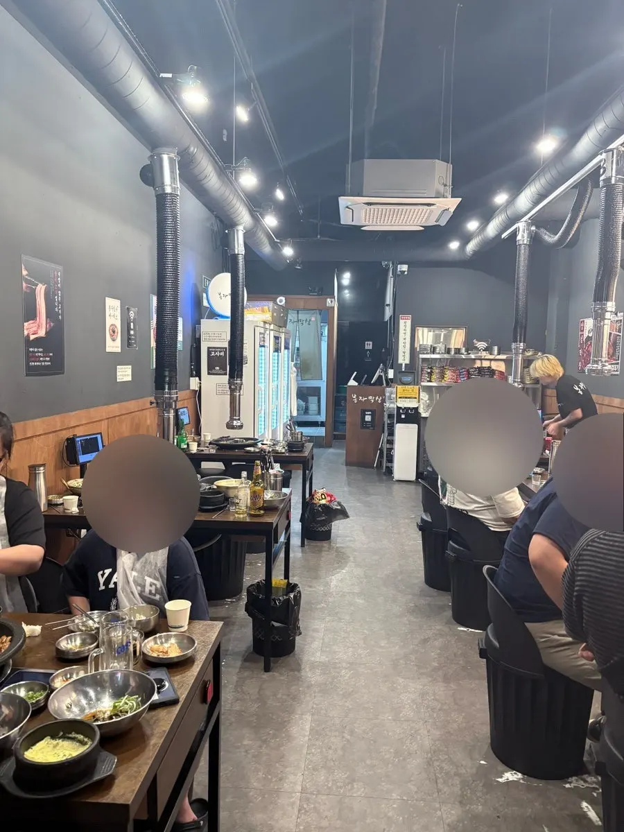Bongja Makchang packed with customers inside