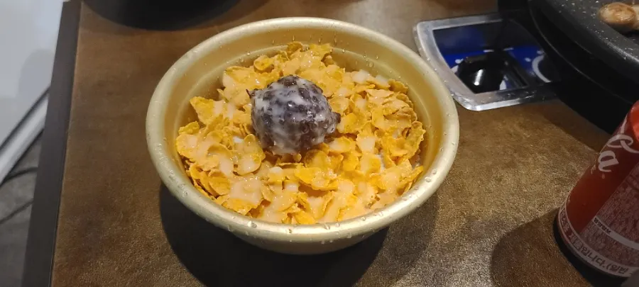 A bowl of ramyeon eaten after the meat course