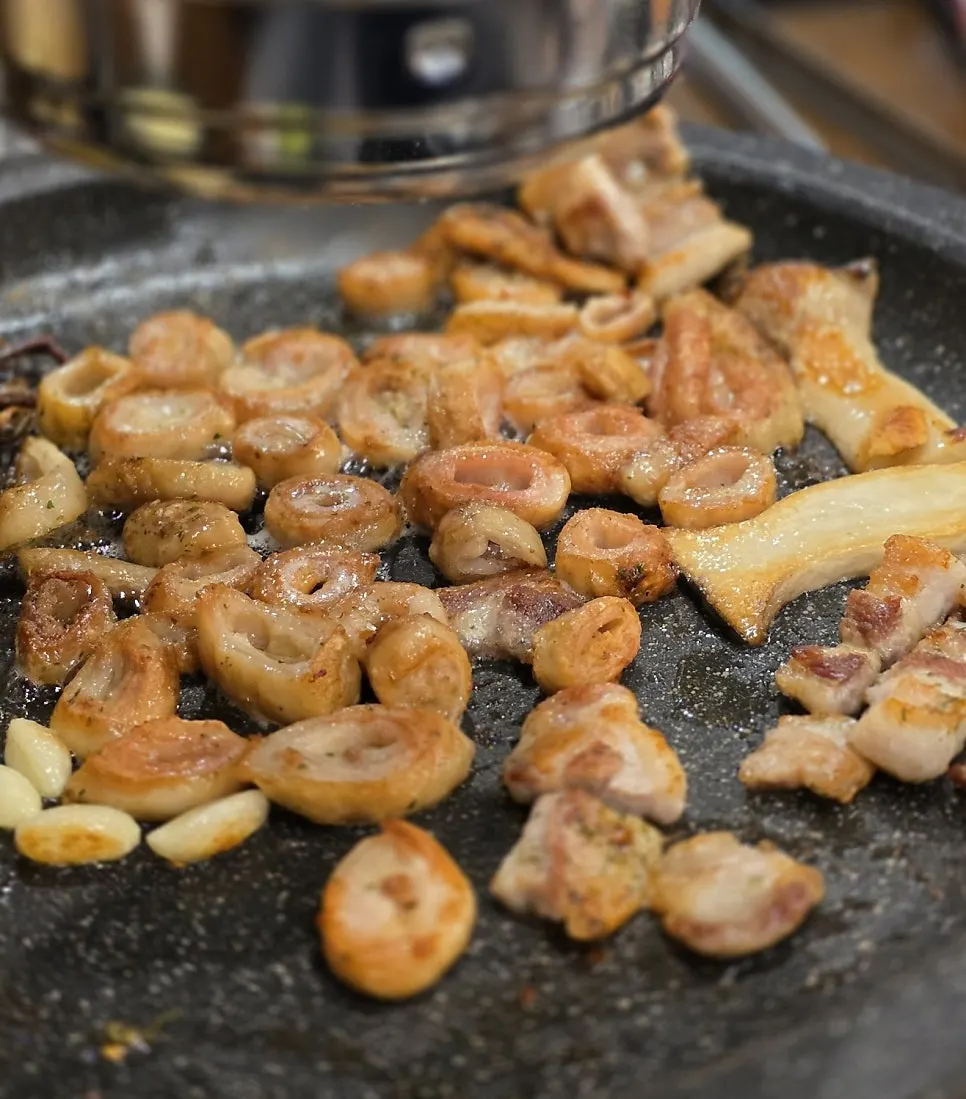 Close-up of crispy grilled makchang