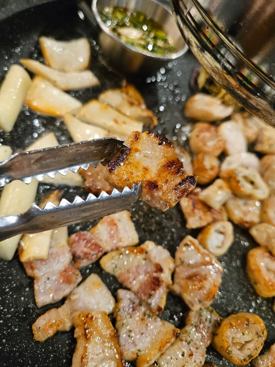 A well-grilled piece of makchang