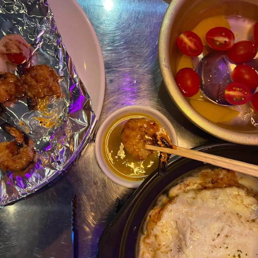 Shrimp skewer with a bouncy texture