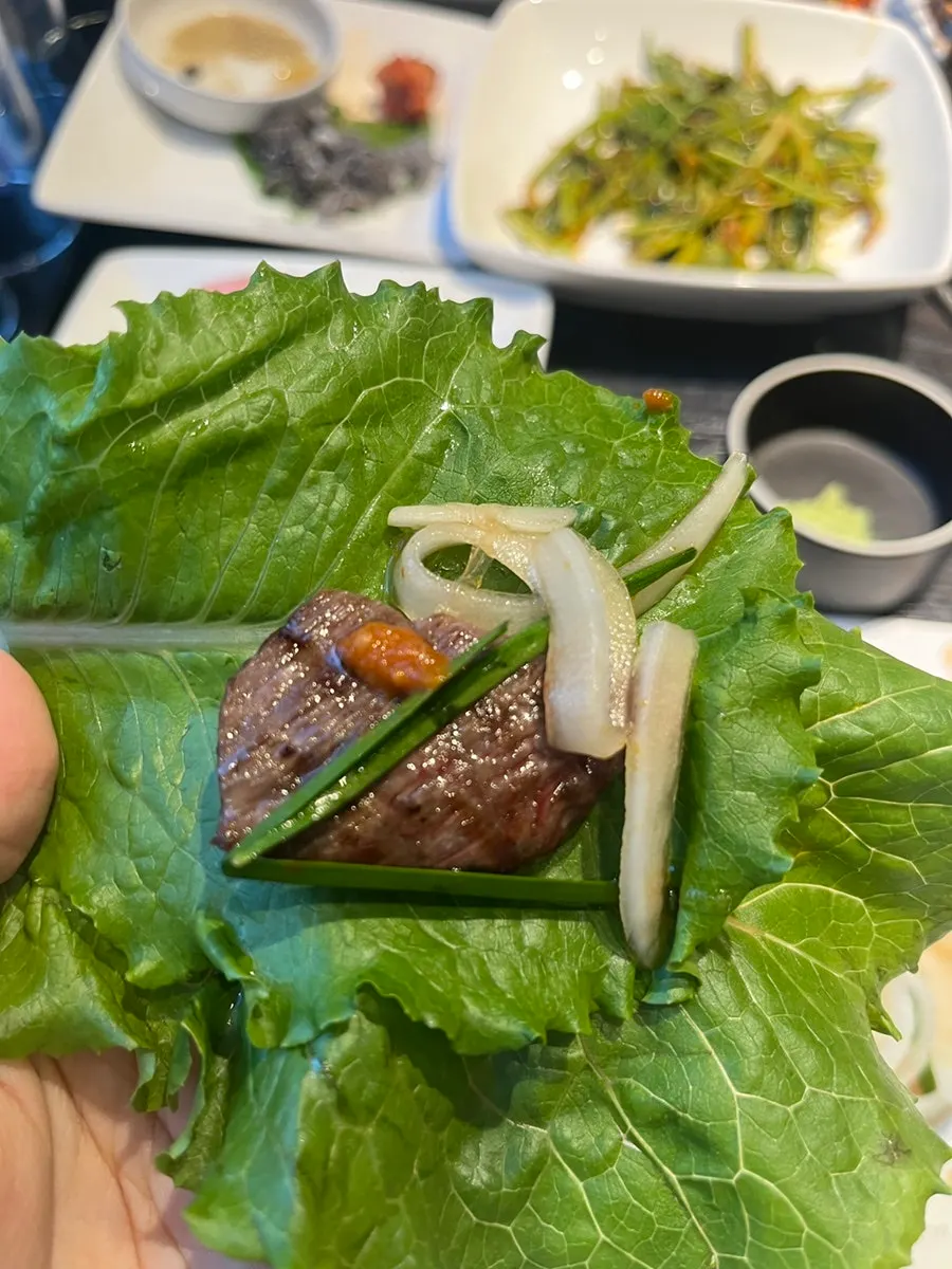 Self-bar mushrooms and lettuce wraps on the grill