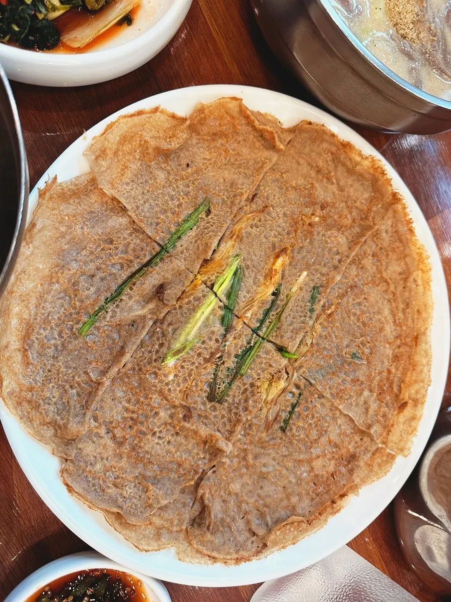 잘 비빈 비빔막국수 면발