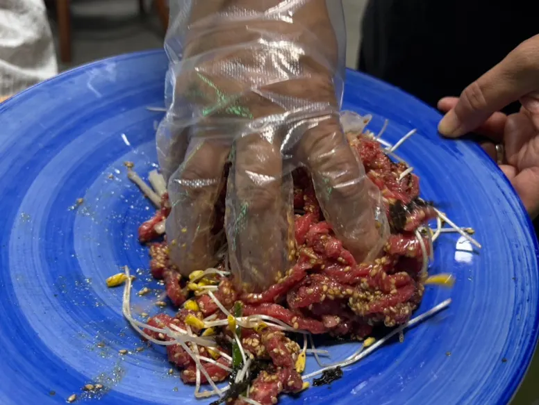 Korean beef buckwheat-sprout yukhoe