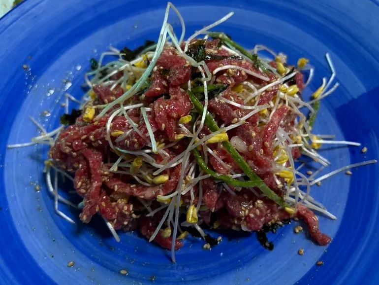 Korean beef buckwheat-sprout yukhoe