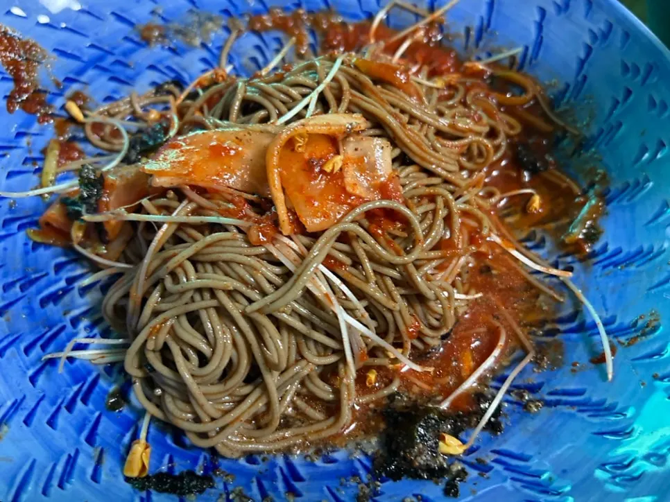 Buckwheat bibim-guksu with kimchi