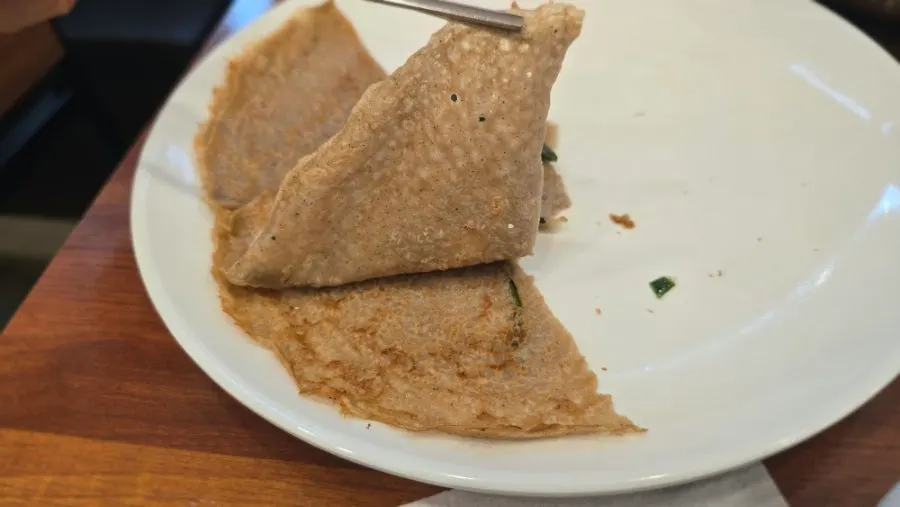 Cross-section of the two-layer fried buckwheat pancake