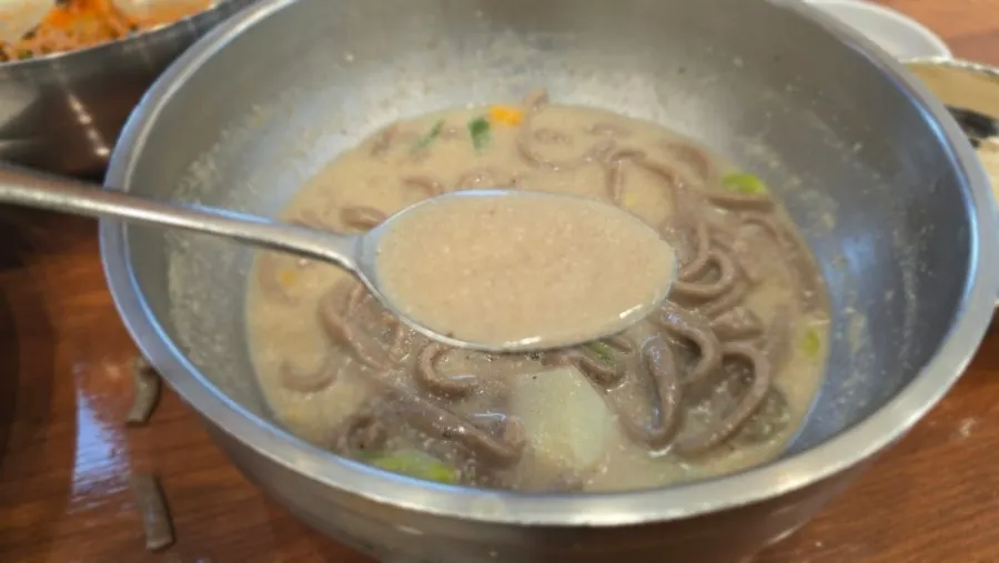 Buckwheat noodles submerged in perilla broth