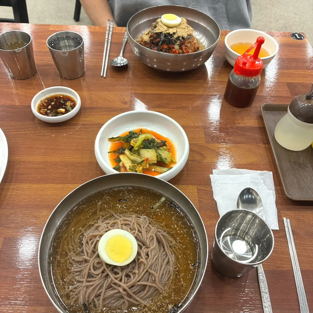 7개 담겨 나온 새우만두 한 접시
