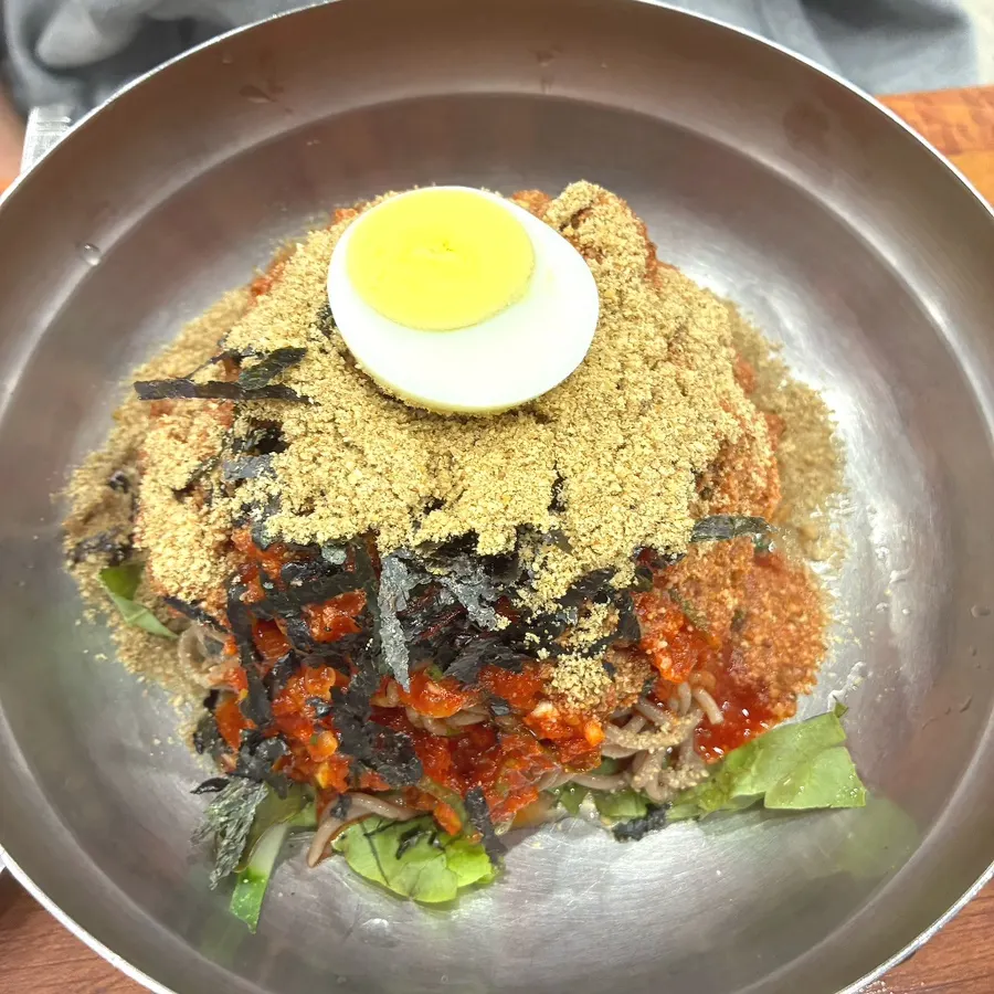 살얼음 동동 뜬 물막국수