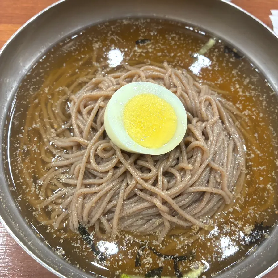 비빔막국수 한 그릇