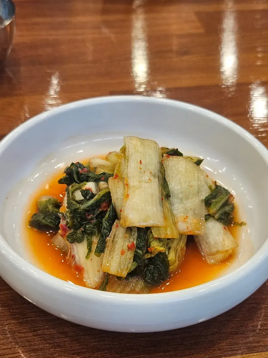 셀프바에서 담아온 밑반찬