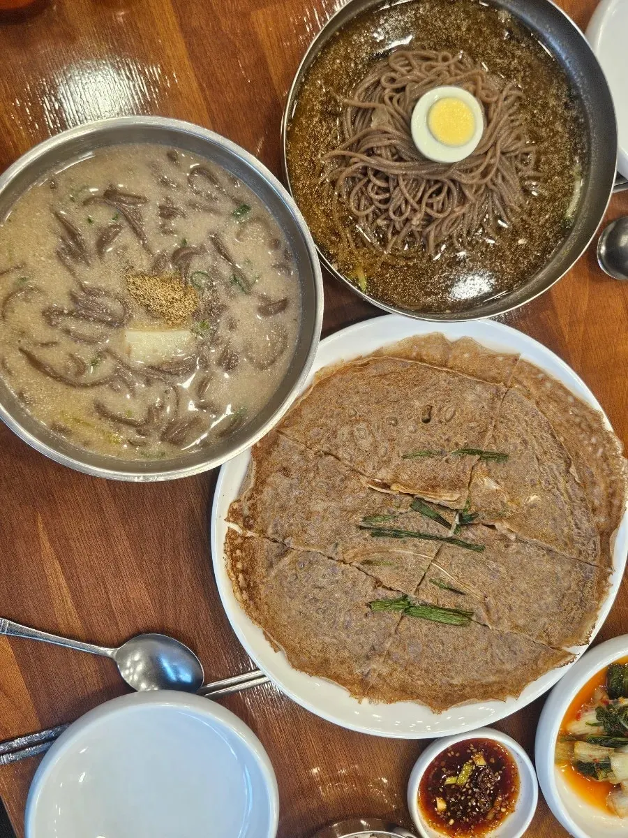 식사 후 마시는 무료 커피 한 잔