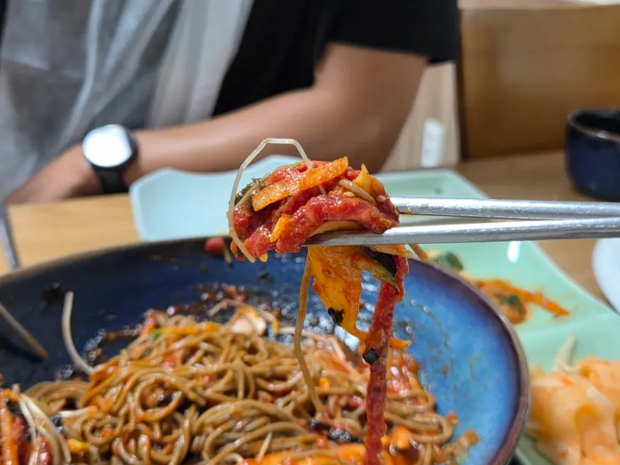 Mixed yukhoe bibim makguksu