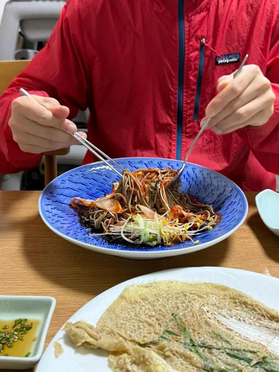 Idaepal 100% buckwheat bibim noodles mixed with sauce