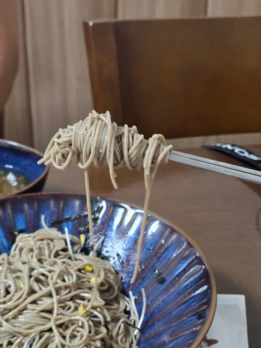 Close-up of the 100% buckwheat noodles