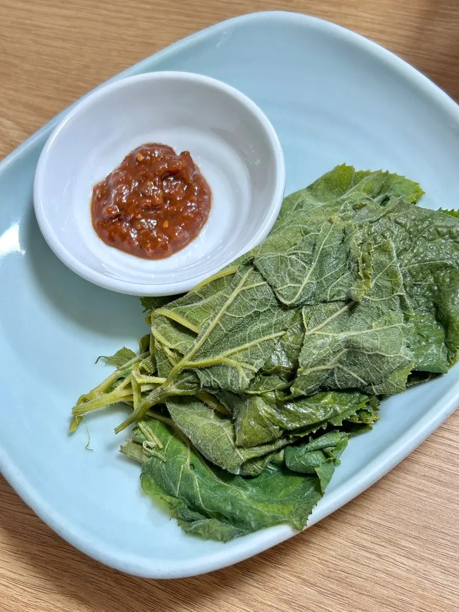 비빔밥과 함께 나온 미역국