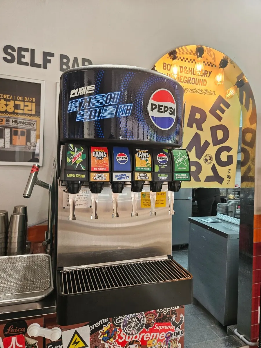 Tissue, fork, and knife corner at the self-serve bar