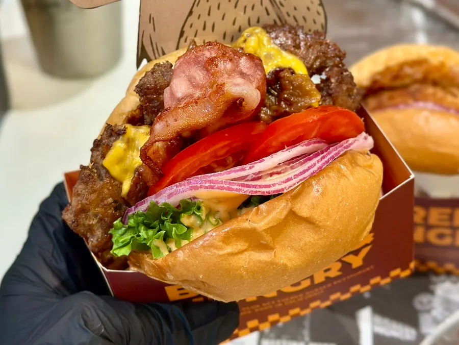 Bacon Deluxe Single burger