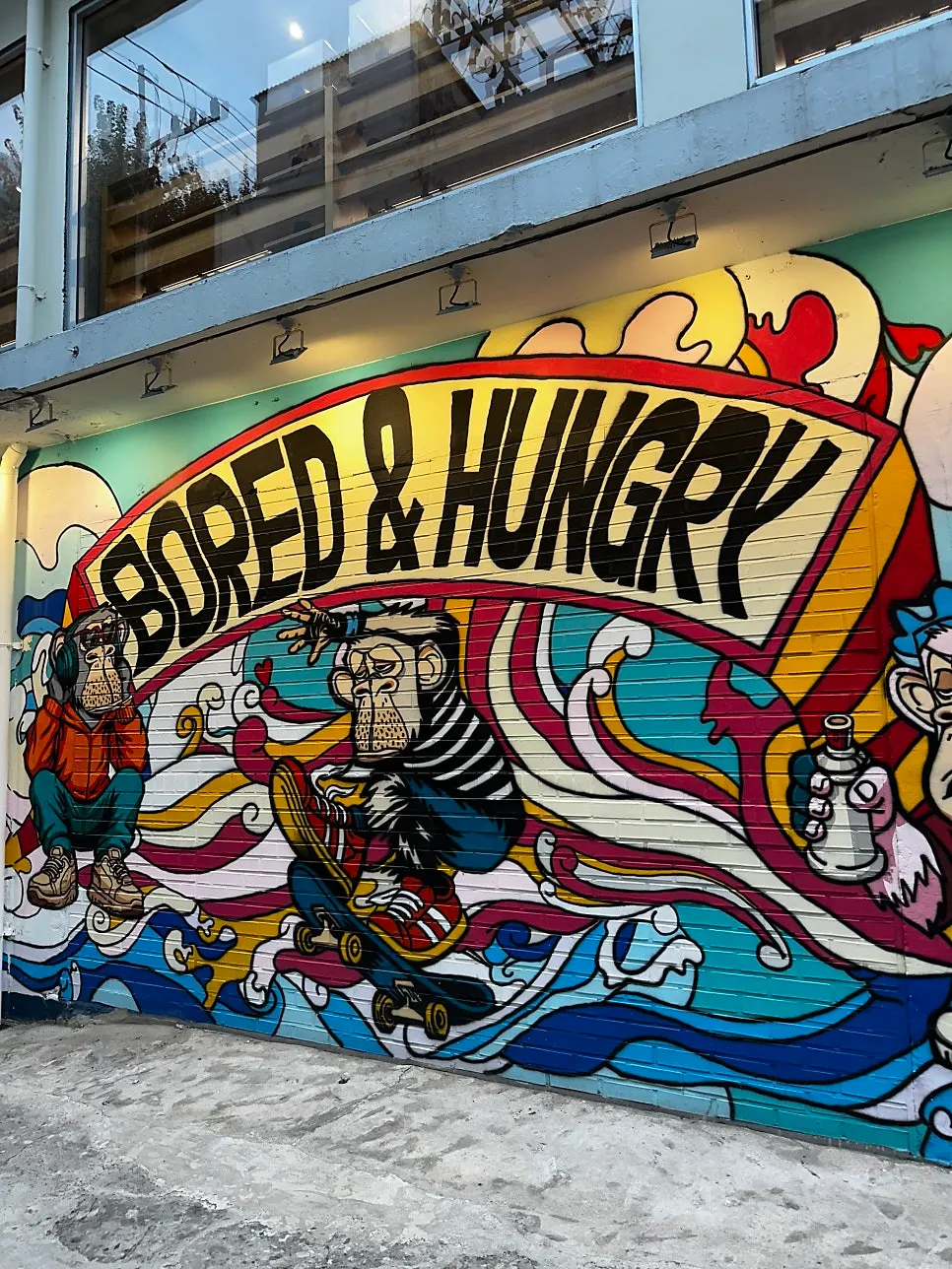 Mural beside the entrance of Bored & Hungry Seongsu