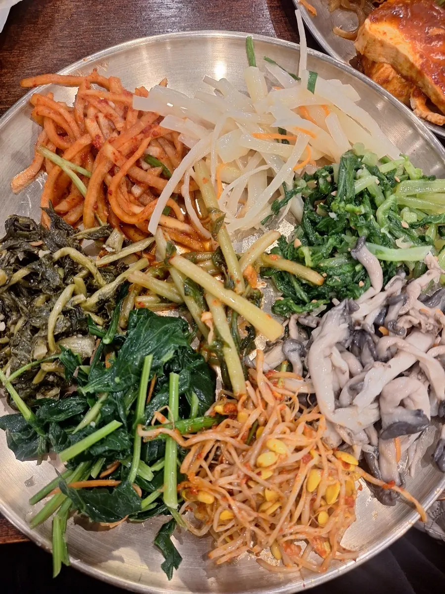 A generous full spread at Boriook