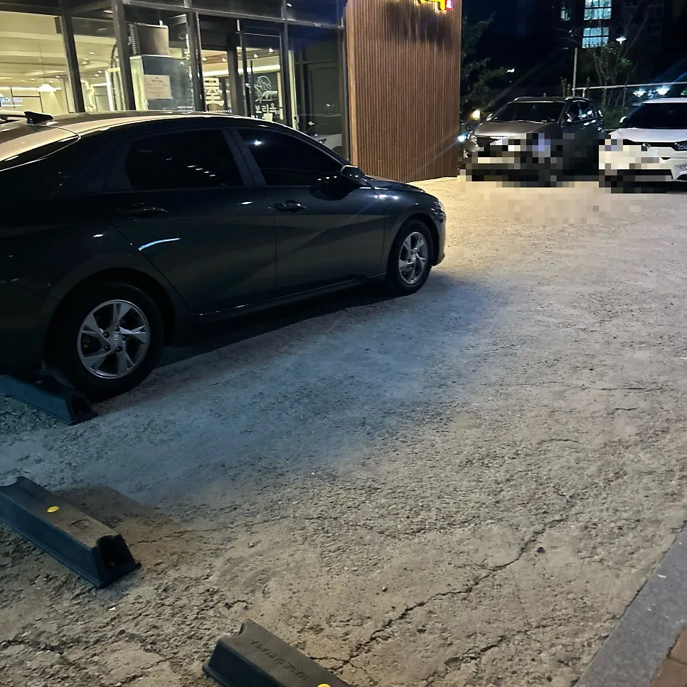 View of Boriook Main Branch's own parking lot