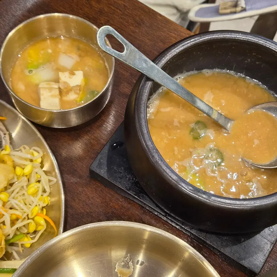 Barley rice set table setting at Boriook Main Branch