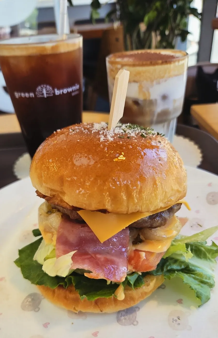Handmade hamburger and Americano set