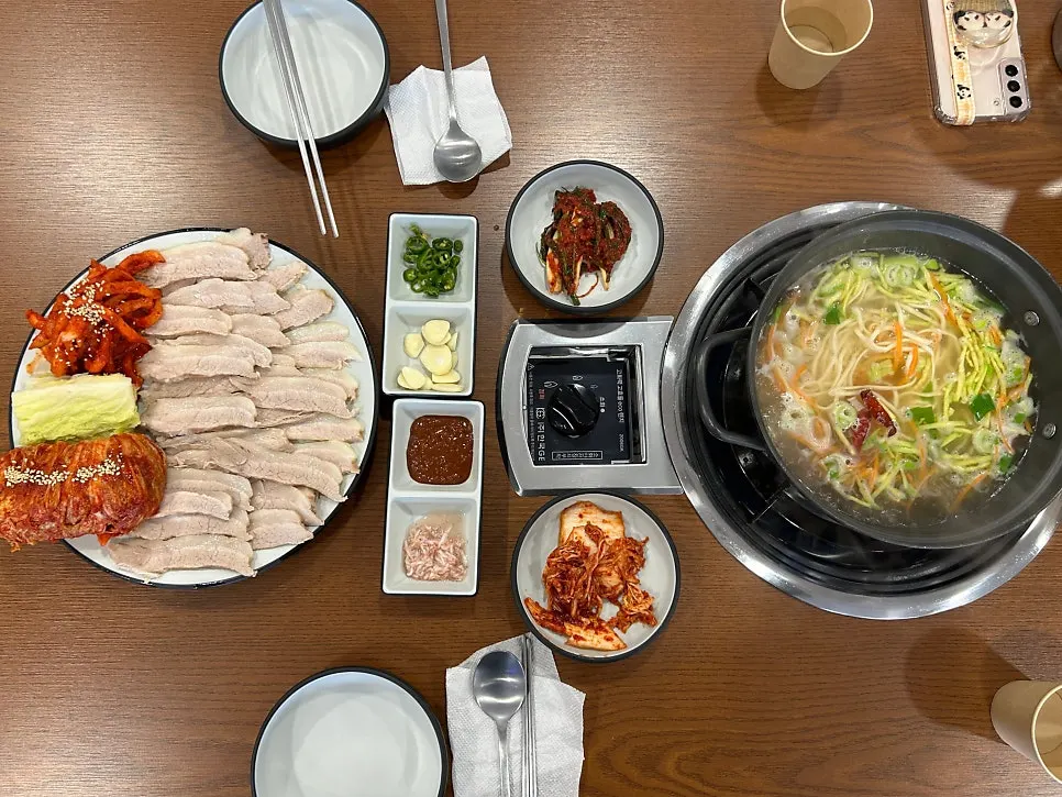 보쌈애칼국수 성남상대원점 보쌈 한 상