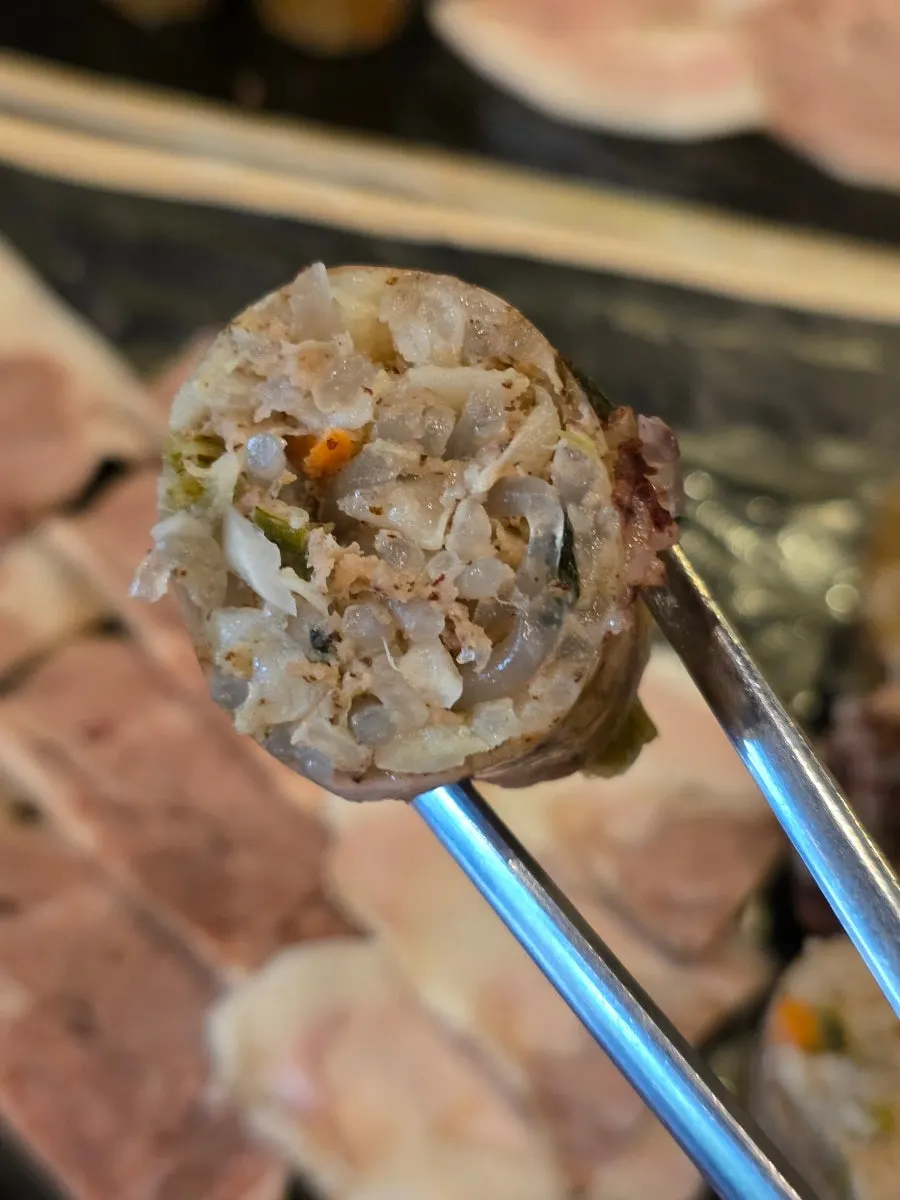 여러 종류가 섞인 순대 접시