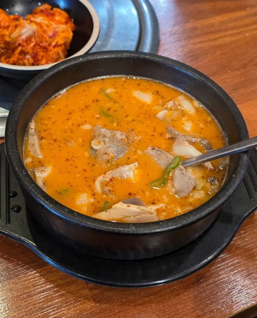 깍두기와 배추김치 반찬