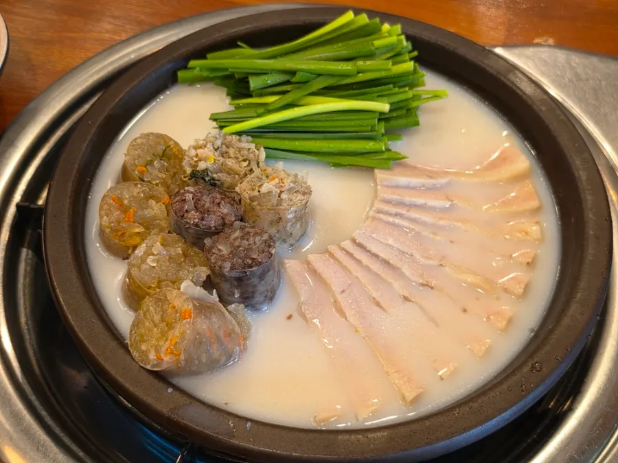 Full serving of the sundae pork jowl set in broth