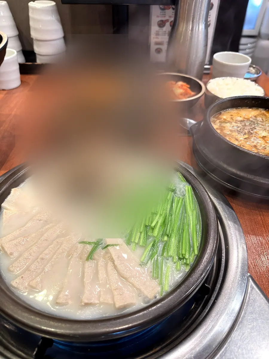 Full table spread of the pork jowl set at Boseung Hoegwan Bangi Branch