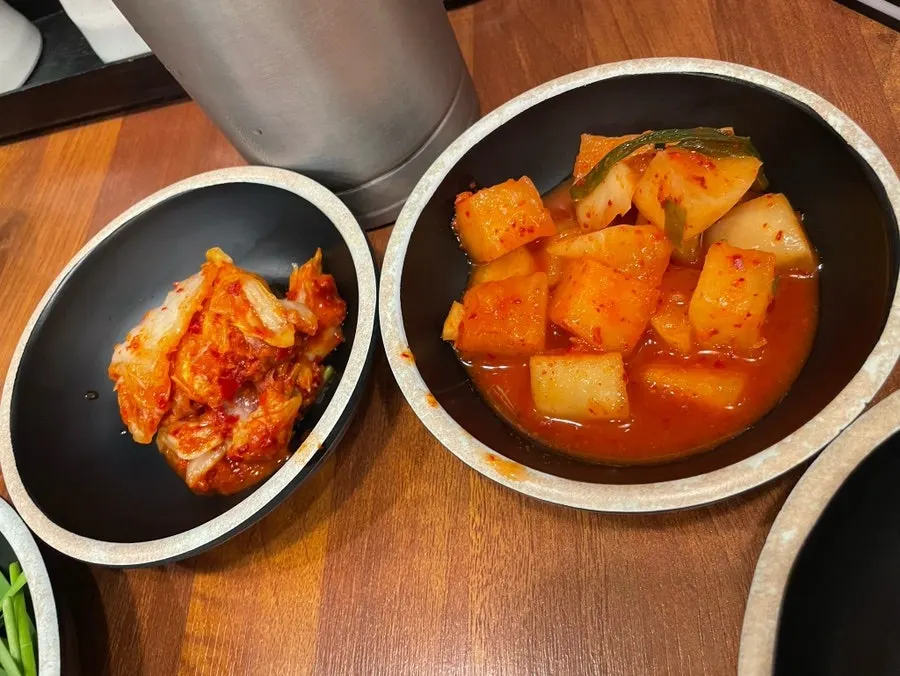 Basic side dish spread at Boseung Hoegwan Cheonho Station Branch