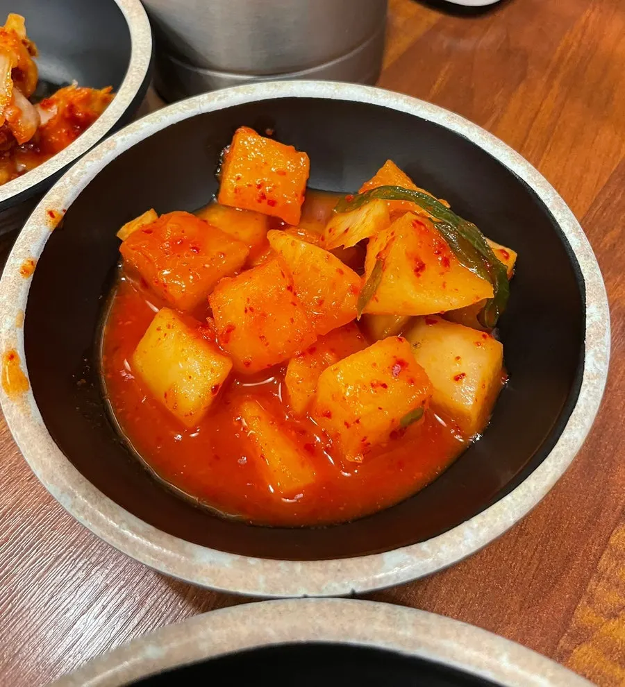 Chives served as a side dish to add to the gukbap