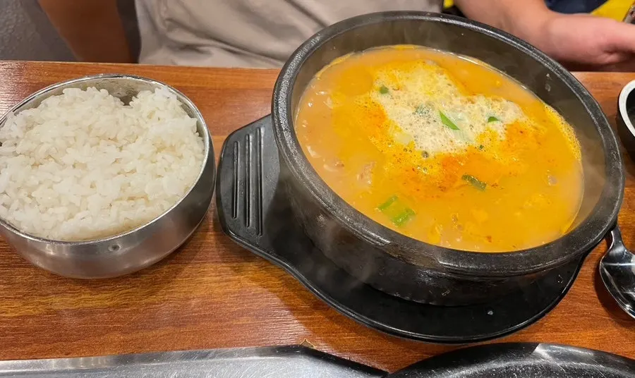 Naejang gukbap filled with generous offal