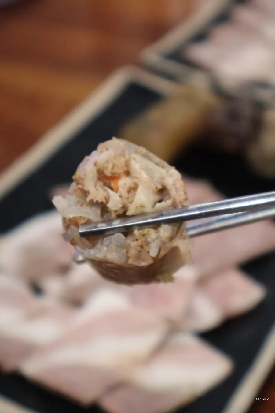 잡채 순대와 일반 순대가 섞인 접시