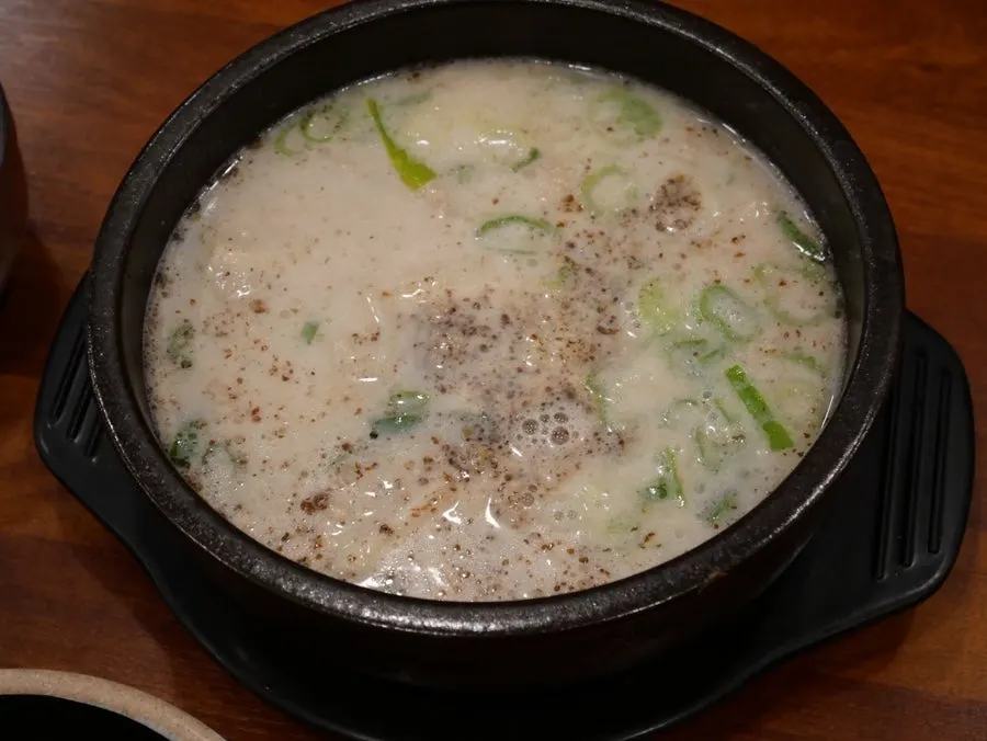 김치와 깍두기, 부추 기본 반찬