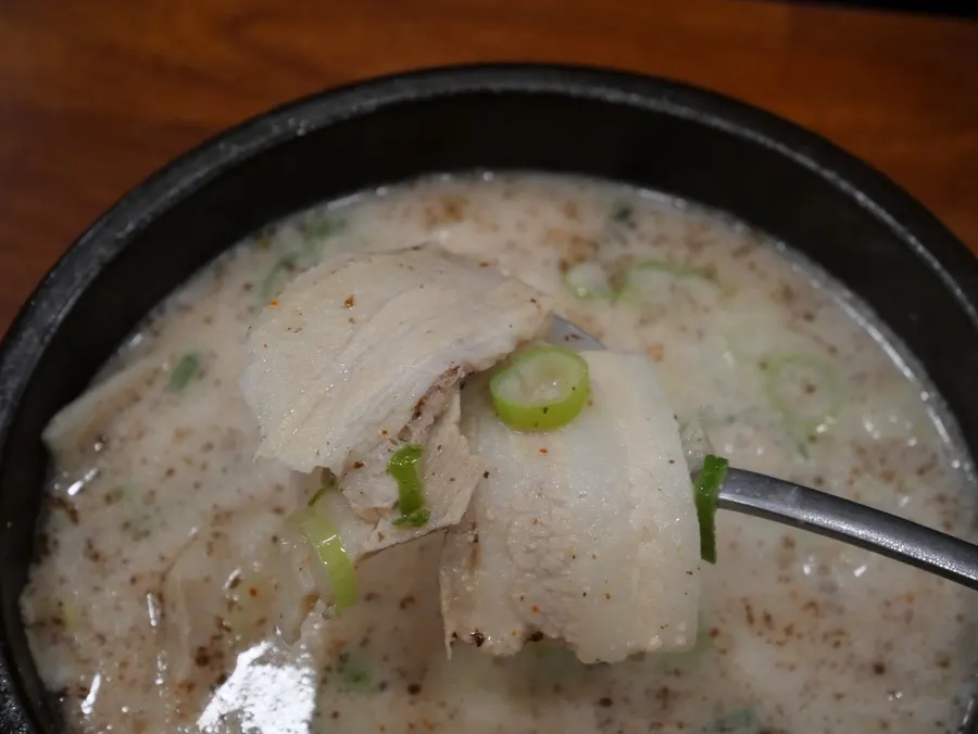 수육과 순대가 함께 나온 1인 스페셜 정식