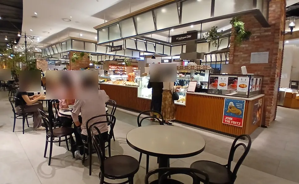 블랑제리 탄 킨텍스점 매장 내부 통로
