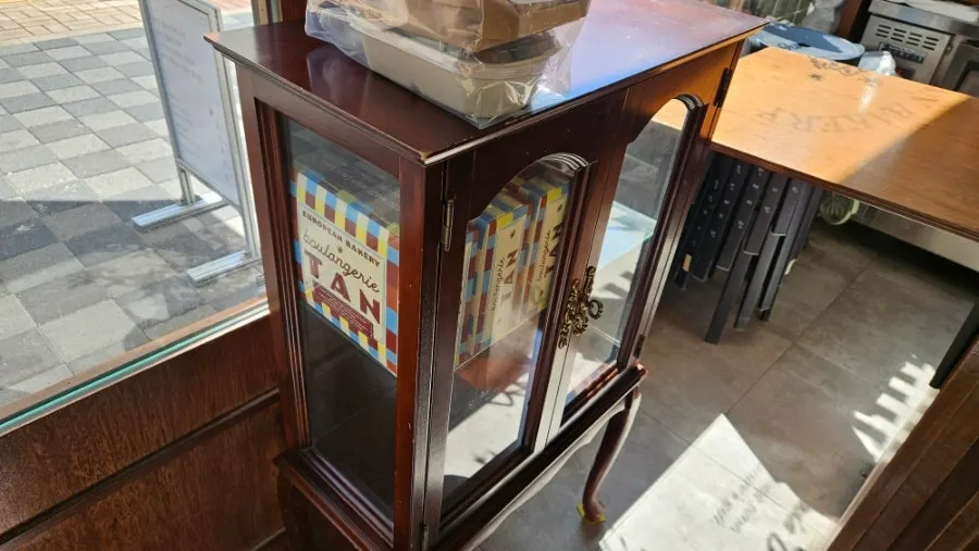 Interior of the Boulangerie Tan store