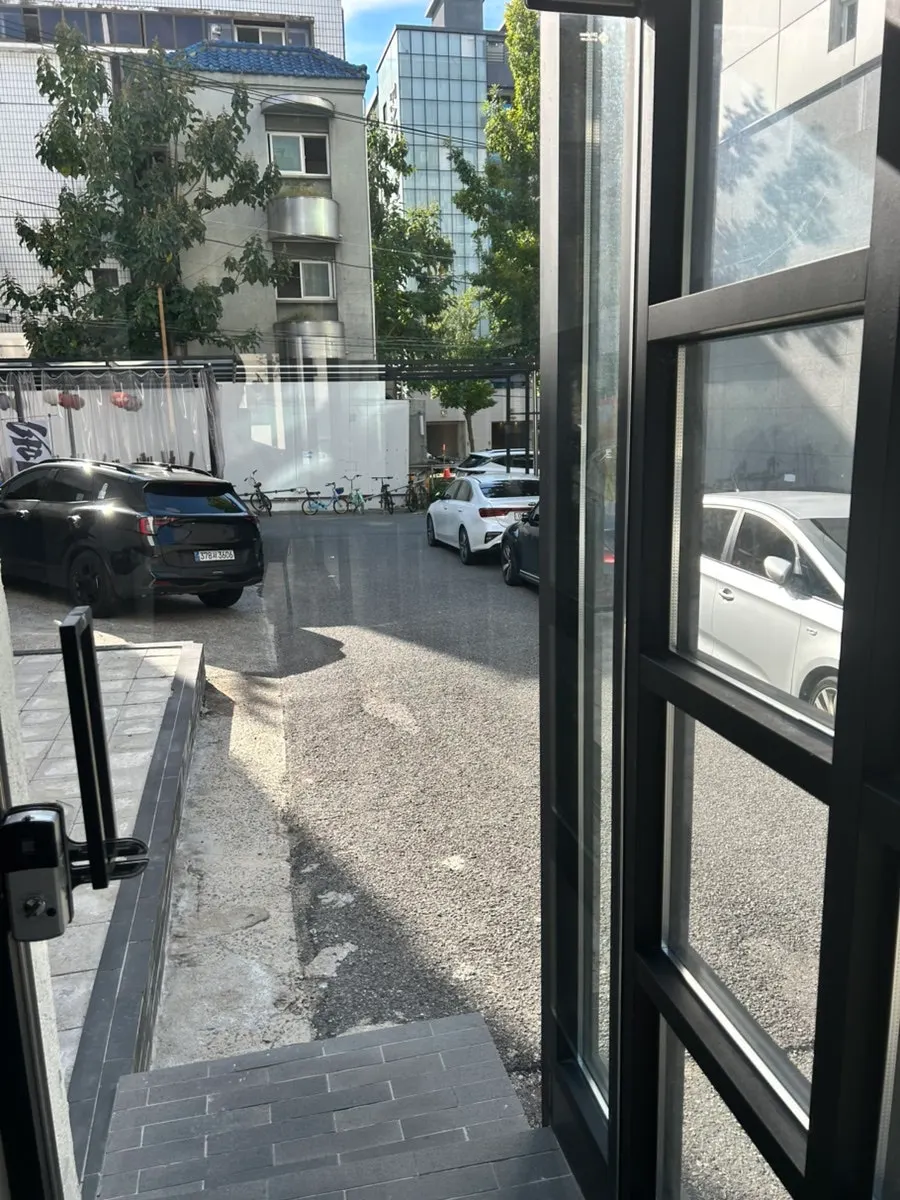 바우트 매장 앞 입구