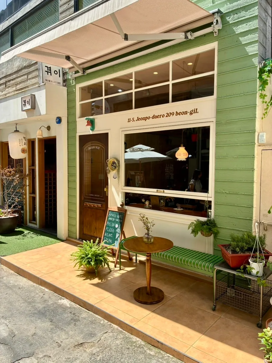 Entrance to Brassway in the Jeonpo-daero alley