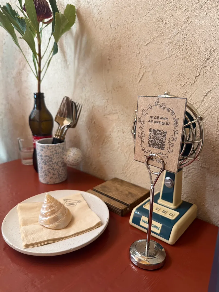 Seashell decoration placed on the table