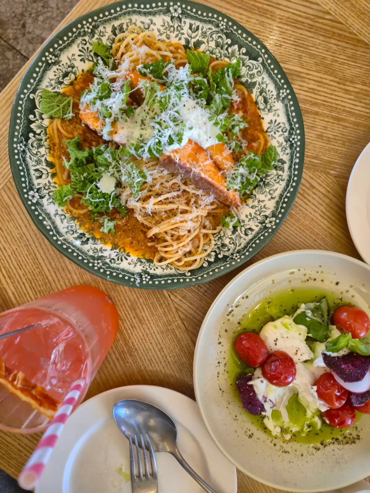 Pasta and salad ordered at Brivite Seongsu
