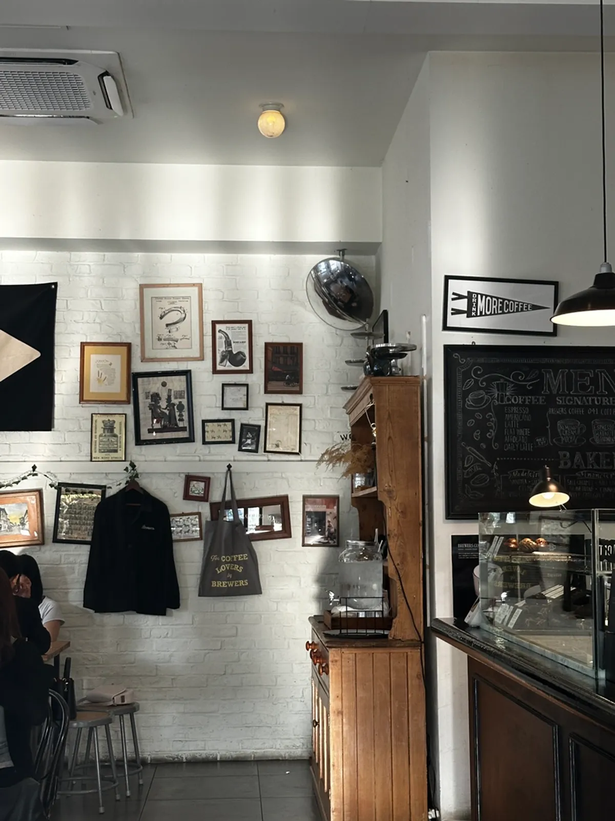 Baked goods gift wrapping at Brewers Coffee Cheonan Sinbu Branch