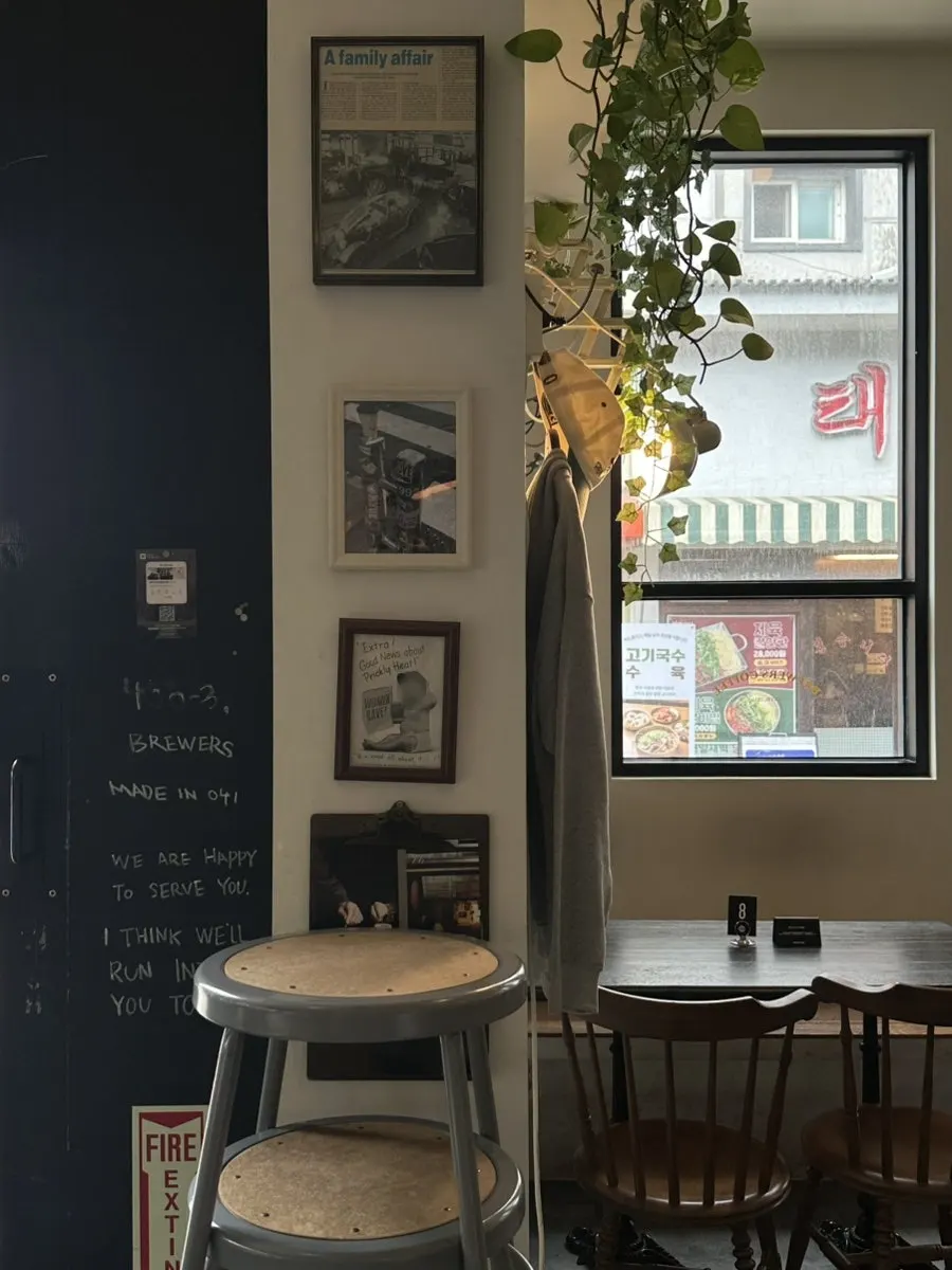 Bar table seating at Brewers Coffee