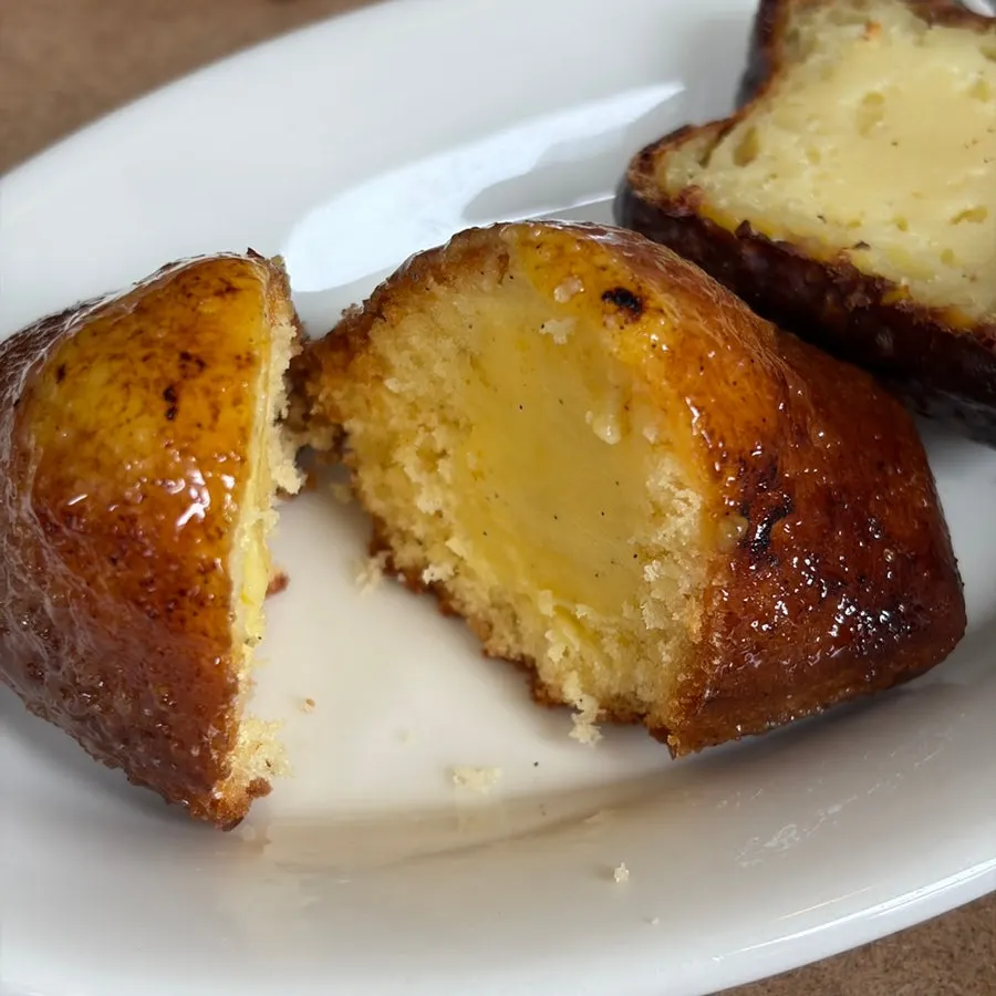 Top of the crème brûlée madeleine